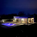 Eni Medulin Heated Pool Villa *