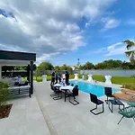 Vila Eni Medulin Heated Pool *