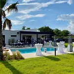 Villa Eni Medulin Heated Pool Sisan