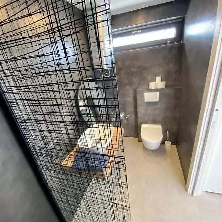 Eni Medulin Heated Pool Šišan