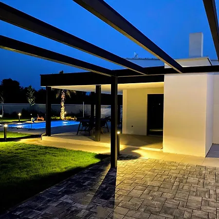 Eni Medulin Heated Pool Villa