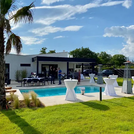 Villa Eni Medulin Heated Pool Šišan