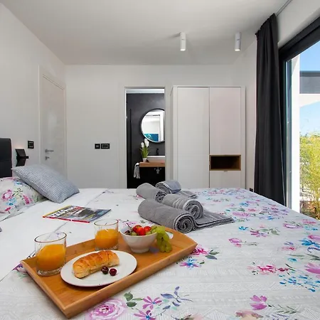 Villa Eni Medulin Heated Pool *