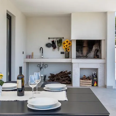 Eni Medulin Heated Pool Villa