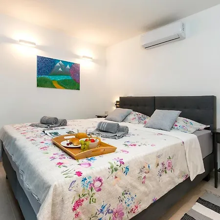 Eni Medulin Heated Pool Šišan