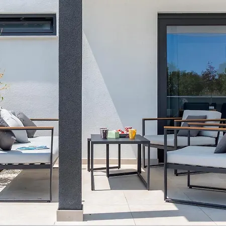 Eni Medulin Heated Pool * Šišan