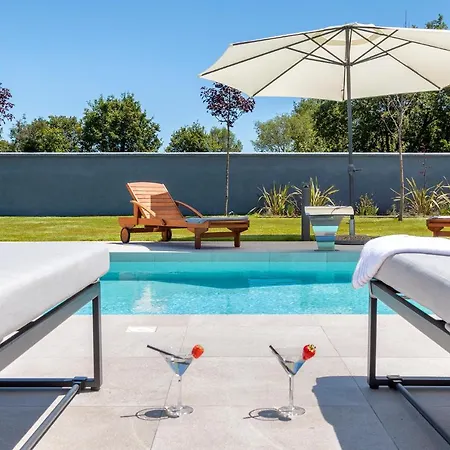 Eni Medulin Heated Pool * Sisan