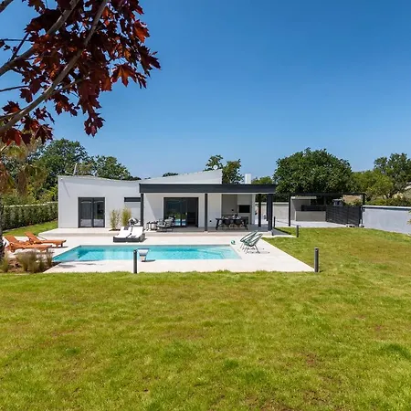 Eni Medulin Heated Pool * Šišan