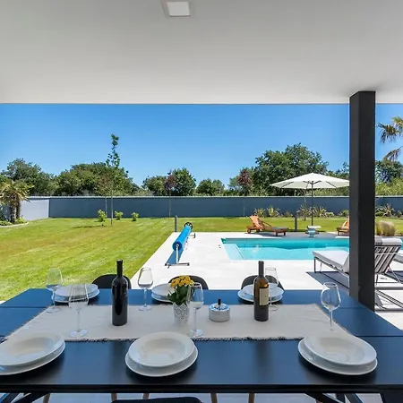 Eni Medulin Heated Pool Villa *