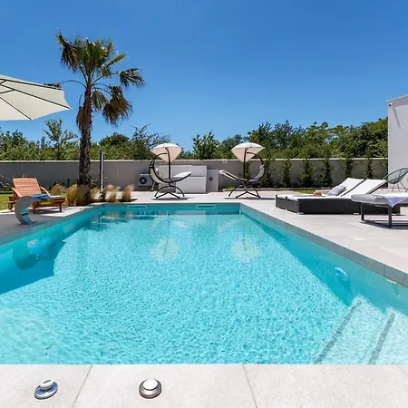 Eni Medulin Heated Pool * Šišan