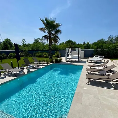 Eni Medulin Heated Pool Villa