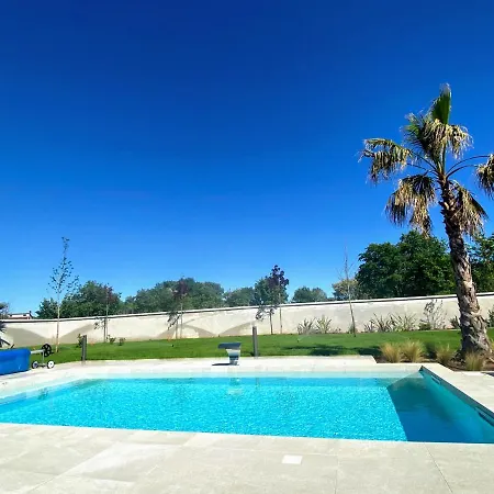 Eni Medulin Heated Pool Šišan