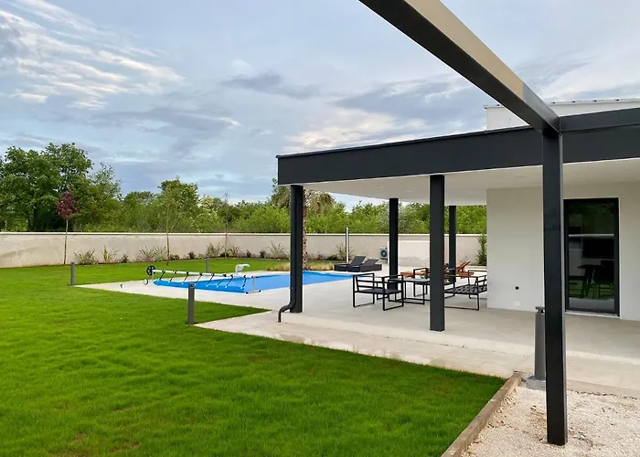 Eni Medulin Heated Pool Villa