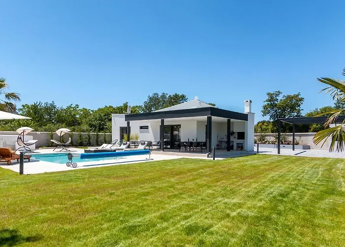 Vila Eni Medulin Heated Pool