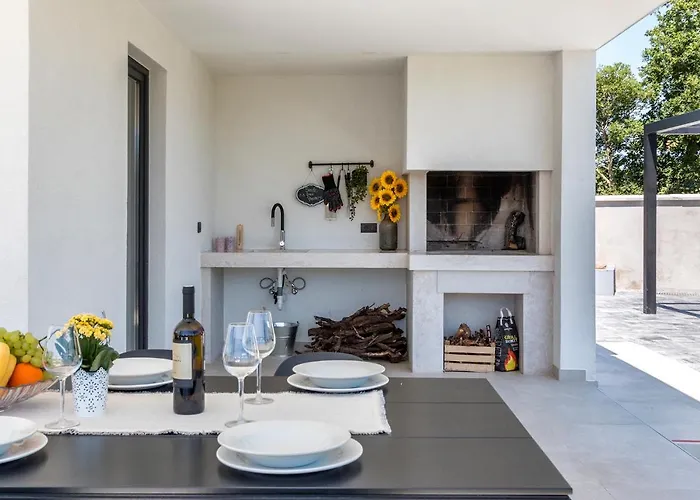 Eni Medulin Heated Pool Vila