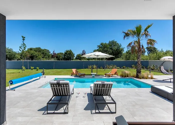 Eni Medulin Heated Pool Vila