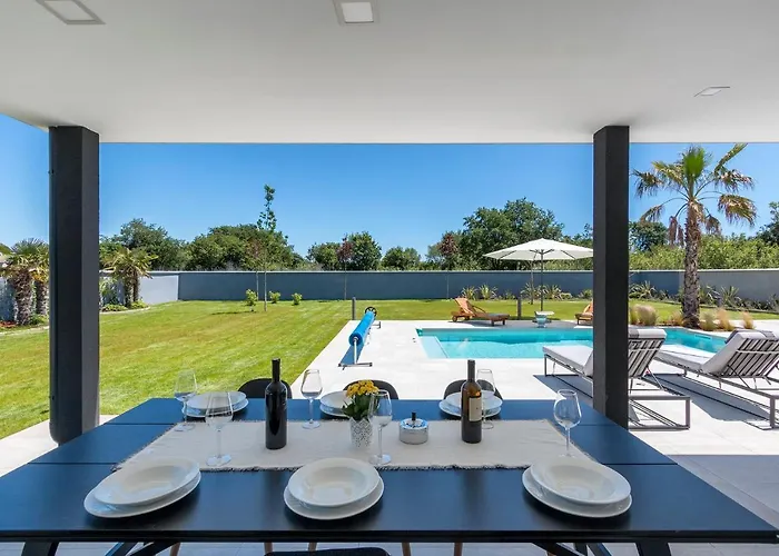 Eni Medulin Heated Pool Vila *